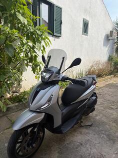Piaggio - Beverly 300 s hpe