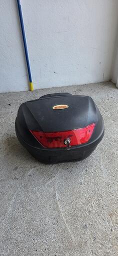 Krovni nosači, koferi, šatori i galerije