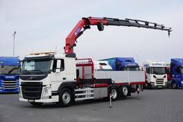 Volvo - FM / 500 / 6 X 2 / kran HMF 3220 K7 / 18,9 M kamion s ravnom platformom / DOM-2102