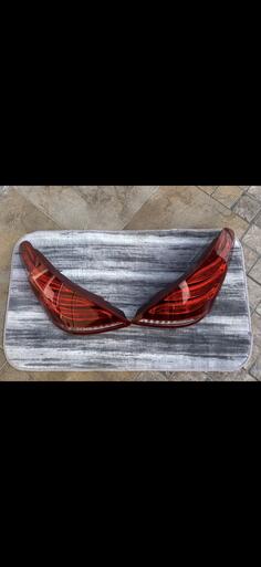 Oba stop svjetla za Automobile - Univerzalno