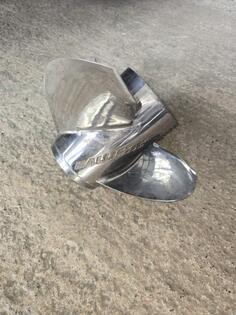 Propeller for watercrafts