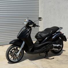 Piaggio - Beverly 500
