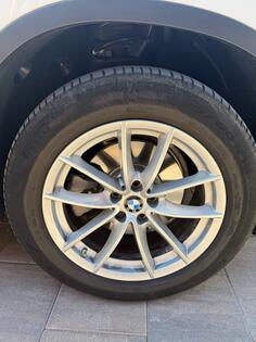 Fabričke rims and Pirelli tires