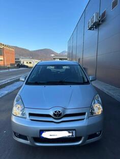 Toyota - Corolla Verso - 2.2 dizal