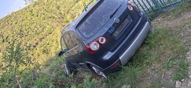 U djelovima Volkswagen - Golf 5 2.0