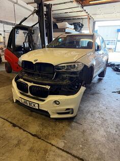 BMW - X5 3.0 d in parts