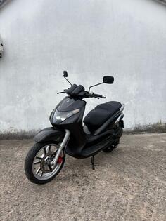Piaggio - Beverly 200