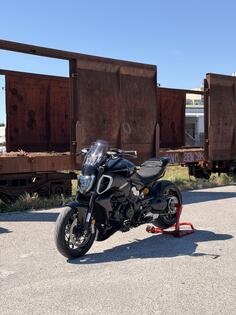 Ducati - Diavel V4 2025