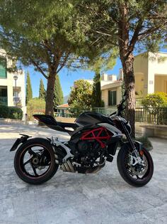 MV Agusta - BRUTALE-800