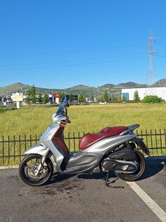 Piaggio - Beverly Sport Touring