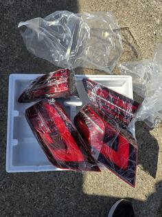 Оба стоп-сигнала za Volkswagen - Golf 8    - 2021