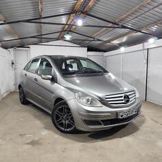Mercedes Benz - B 180 - Automatic