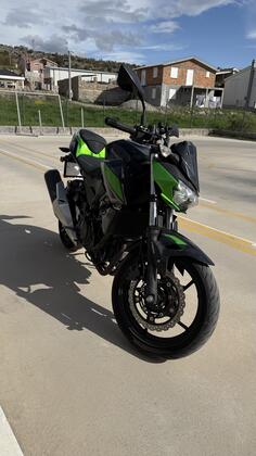 Kawasaki - Z400