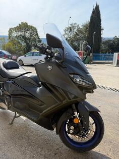 Yamaha - t max 560