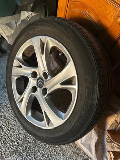 Fabričke rims and Univerzalna tires