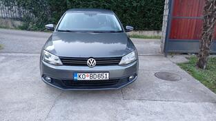 Volkswagen - Jetta - 1.6 tdi