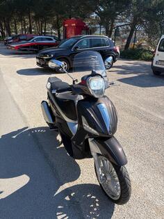 Piaggio - Beverly 300