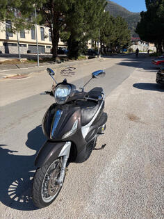 Piaggio - Beverly 300