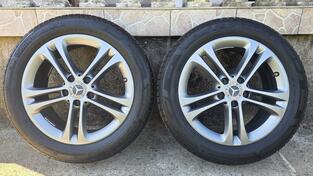 Fabričke rims and PETLAS tires