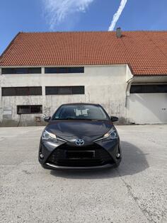 Toyota - Yaris - 1.5 HYBRID-AUTOMATIK