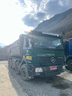 Mercedes Benz - 4448