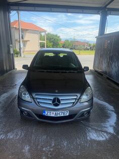 Mercedes Benz - B 180