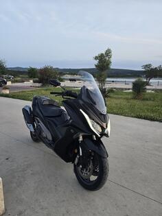 Kymco - AK550