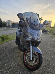 Piaggio - X9