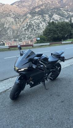 Yamaha - R3
