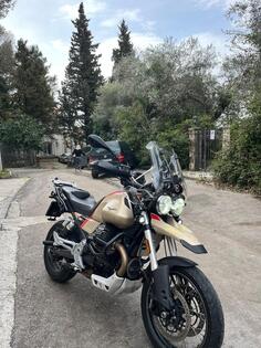 Moto Guzzi - V85TT