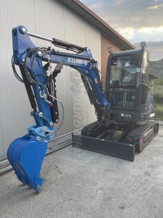 Kubota - R32