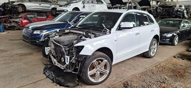 Audi - Q5  in parts