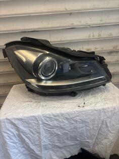 Desni far za Mercedes Benz - C 250    - 2013