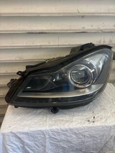 Lijevi far za Mercedes Benz - C 250    - 2013