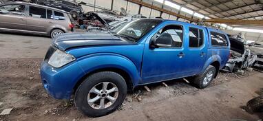 Nissan - Pathfinder  in parts