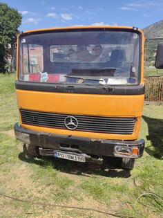 Mercedes Benz - 813
