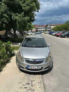 Opel - Corsa - 1.2 benz 98