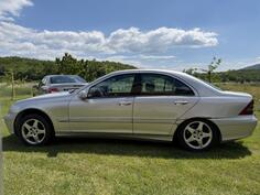 Mercedes Benz - 220 - C 220 CDI