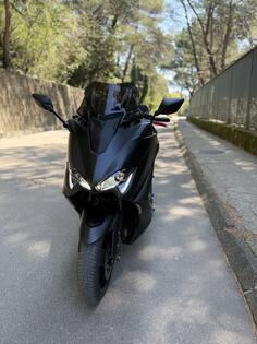 Yamaha - T max 560