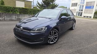 Volkswagen - Golf 7 - 2.0 TDI R-line 150 ks