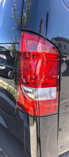 Oba stop svjetla za Mercedes Benz - 2024