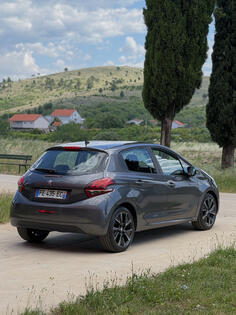 Peugeot - 208 - 1.5HDI