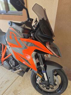KTM - Super Duke 1290 GT Tech Pack +