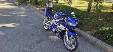 Yamaha - R6