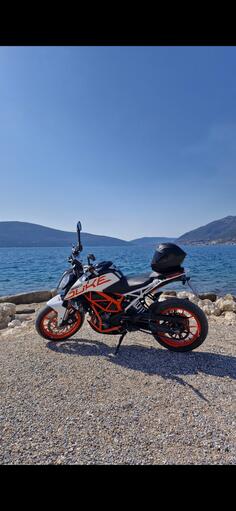 KTM - Duke 390