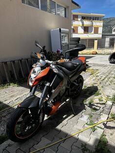 KTM - Duke-690