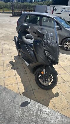 Yamaha - T max 560