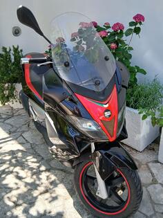 Aprilia - SR MAX300