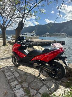 Kymco - AK 550