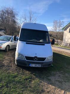 Mercedes Benz - 208